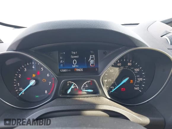 ✅ 2018 Ford Escape SE • VIN: 1FMCU9GDXJUC58577 • Lot: 43692914. Wystawiony na IAAI z przebiegiem 125 851 mil. Bezpłatny archiwum sprzedaży aukcyjnych z USA i szczegółowy raport historii pojazdu na DreamBid. Zdjęcie 7.