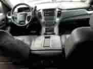 2017 Chevrolet Suburban LT z VIN 1GNSKHKC5HR276245, wystawiony jako Copart lot #74687144 z przebiegiem 257 186 mil mil oraz Czysty tytuł • Clean title. Historia ofert i sprzedaży dostępna na DreamBid. Obrazek 8.