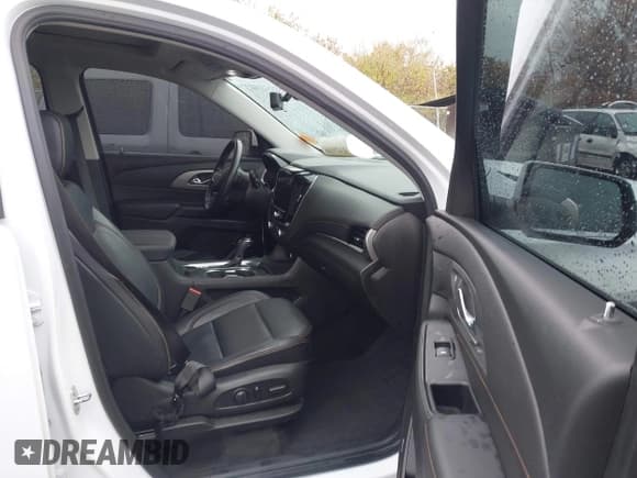 ✅ 2018 Chevrolet Traverse LT • VIN: 1GNEVHKWXJJ260058 • Lot: 43479106. Listed on IAAI with 146,641 mi. Free auction sales archive from the USA and detailed vehicle history report at DreamBid. Image 5.