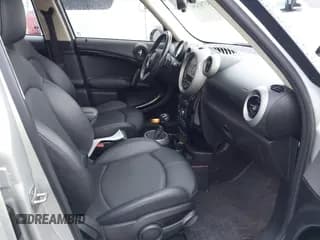 ✅ 2011 MINI Countryman S • VIN: WMWZC3C57BWL79423 • Lot: 43703242. Wystawiony na IAAI z przebiegiem 60 362 mil. Bezpłatny archiwum sprzedaży aukcyjnych z USA i szczegółowy raport historii pojazdu na DreamBid. Zdjęcie 5.