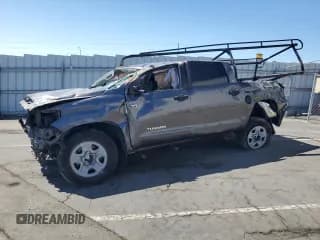 ✅ 2017 Toyota Tundra SR5 • VIN: 5TFEY5F15HX219597 • Лот: 80036335. Опубликован ранее на Copart с пробегом Не указан. Бесплатный доступ к архиву аукционных продаж из США и подробный отчёт об истории автомобиля на DreamBid. Изображение 1.