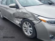 ✅ 2015 Toyota Avalon XLE Premium • VIN: 4T1BK1EBXFU147412 • Lot: 43732724. Wystawiony na IAAI z przebiegiem 22 451 mil. Bezpłatny archiwum sprzedaży aukcyjnych z USA i szczegółowy raport historii pojazdu na DreamBid. Zdjęcie 18.