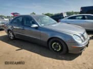 ✅ 2005 Mercedes-Benz E 500 • VIN: WDBUF83J55X184805 • Lot: 68576605. Wystawiony na Copart z przebiegiem 142 834 mil. Bezpłatny archiwum sprzedaży aukcyjnych z USA i szczegółowy raport historii pojazdu na DreamBid. Zdjęcie 4.