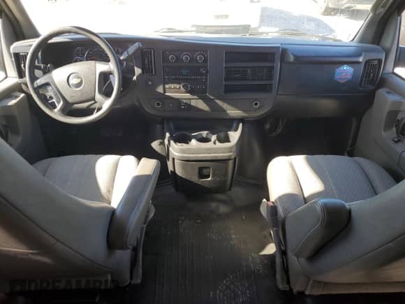 2011 Chevrolet Express Passenger 1LT с VIN 1GAZG1FGXB1161443, выставлен на аукционе Copart как лот 83894774 с пробегом 167 783 миль миль и Чистый • Clean title. История ставок и продаж доступна на DreamBid. Изображение 8.