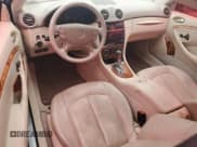 ✅ 2005 Mercedes-Benz CLK 500 • VIN: WDBTJ75J05F146020 • Лот: 69732064. Опубликован ранее на Copart с пробегом 136 463 миль. Бесплатный доступ к архиву аукционных продаж из США и подробный отчёт об истории автомобиля на DreamBid. Изображение 8.