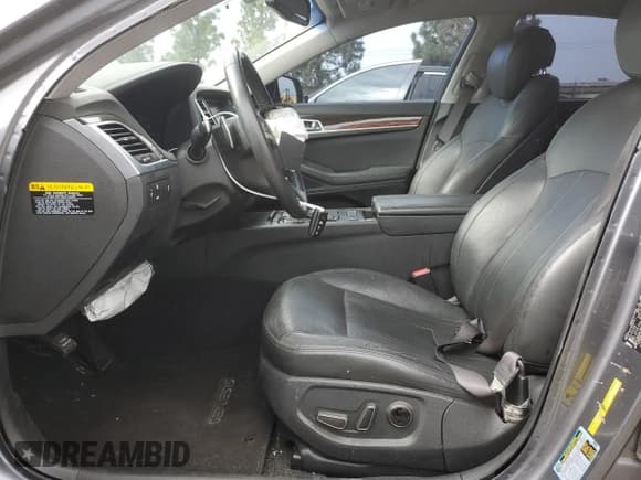 ✅ 2016 Hyundai Genesis 3.8L • VIN: KMHGN4JE1GU137321 • Lot: 43003275. Wystawiony na Copart z przebiegiem 119 972 mil. Bezpłatny archiwum sprzedaży aukcyjnych z USA i szczegółowy raport historii pojazdu na DreamBid. Zdjęcie 7.