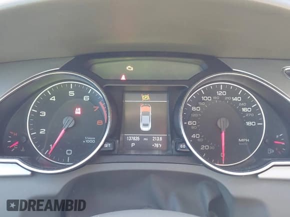 ✅ 2011 Audi A5 Premium Plus • VIN: WAULFAFHXBN020872 • Lot: 43430225. Wystawiony na IAAI z przebiegiem 137 835 mil. Bezpłatny archiwum sprzedaży aukcyjnych z USA i szczegółowy raport historii pojazdu na DreamBid. Zdjęcie 7.