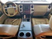 ✅ 2013 Ford Expedition Max XLT • VIN: 1FMJK1J58DEF51991 • Lot: 85290455. Wystawiony na Copart z przebiegiem 208 362 mil. Bezpłatny archiwum sprzedaży aukcyjnych z USA i szczegółowy raport historii pojazdu na DreamBid. Zdjęcie 8.