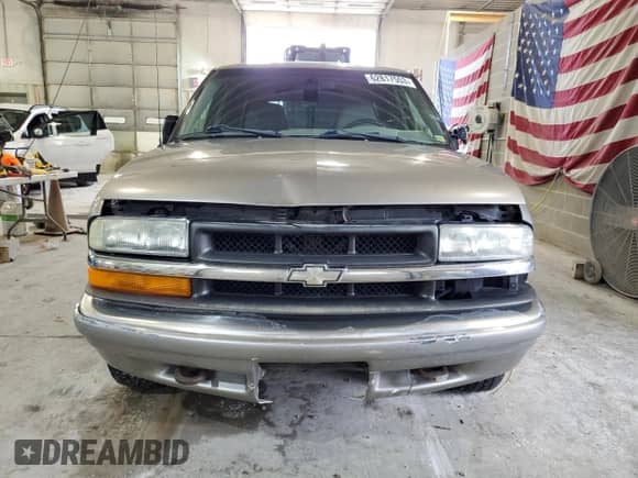 ✅ 2004 Chevrolet Blazer LS • VIN: 1GNDT13X84K112313 • Lot: 62817553. Wystawiony na Copart z przebiegiem 156 427 mil. Bezpłatny archiwum sprzedaży aukcyjnych z USA i szczegółowy raport historii pojazdu na DreamBid. Zdjęcie 5.