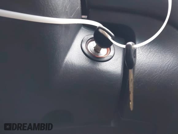 ✅ 2000 Honda CR-V LX • VIN: JHLRD1744YC056675 • Lot: 41615776. Wystawiony na IAAI z przebiegiem 298 753 mil. Bezpłatny archiwum sprzedaży aukcyjnych z USA i szczegółowy raport historii pojazdu na DreamBid. Zdjęcie 11.