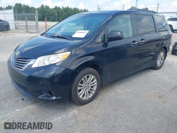 ✅ 2016 Toyota Sienna XLE • VIN: 5TDYK3DC2GS692269 • Lot: 42888403. Listed on IAAI with 135,718 mi. Free auction sales archive from the USA and detailed vehicle history report at DreamBid. Image 18.