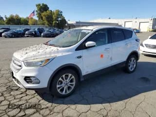 ✅ 2017 Ford Escape SE • VIN: 1FMCU0GD3HUA82459 • Лот: 82276005. Опубликован ранее на Copart с пробегом 125 137 миль. Бесплатный доступ к архиву аукционных продаж из США и подробный отчёт об истории автомобиля на DreamBid. Изображение 1.