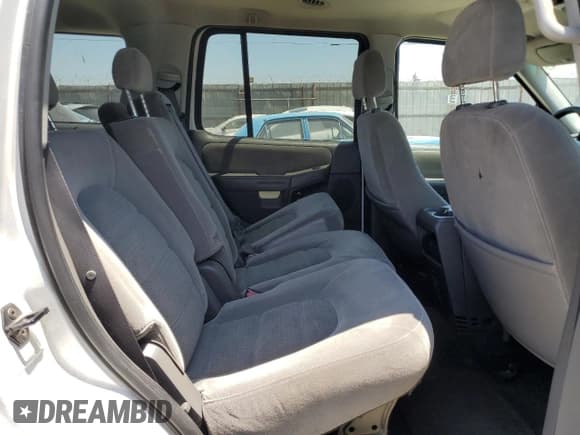 ✅ 2005 Ford Explorer XLT • VIN: 1FMZU63E15UB25770 • Lot: 65514395. Listed on Copart with 206,129 mi. Free auction sales archive from the USA and detailed vehicle history report at DreamBid. Image 11.