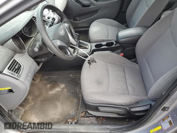 ✅ 2016 Hyundai Elantra SE • VIN: 5NPDH4AE8GH742610 • Лот: 82447235. Опубликован ранее на Copart с пробегом 143 434 миль. Бесплатный доступ к архиву аукционных продаж из США и подробный отчёт об истории автомобиля на DreamBid. Изображение 7.