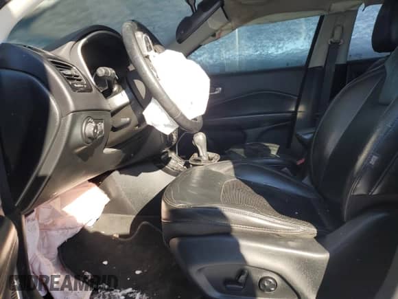 2018 Jeep Compass Limited с VIN 3C4NJDCB0JT168619, выставлен на аукционе Copart как лот 42198375 с пробегом 131 196 миль миль и Списание • Salvage title. История ставок и продаж доступна на DreamBid. Изображение 7.