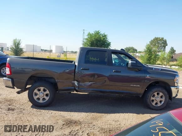 ✅ 2024 Ram 2500 Big Horn • VIN: 3C6UR5DL8RG340361 • Lot: 43039590. Listed on IAAI with 21,871 mi. Free auction sales archive from the USA and detailed vehicle history report at DreamBid. Image 13.
