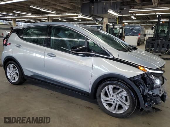 ✅ 2023 Chevrolet Bolt EV 1LT • VIN: 1G1FW6S05P4180502 • Лот: 92381565. Опубликован ранее на Copart с пробегом 81 418 миль. Бесплатный доступ к архиву аукционных продаж из США и подробный отчёт об истории автомобиля на DreamBid. Изображение 4.