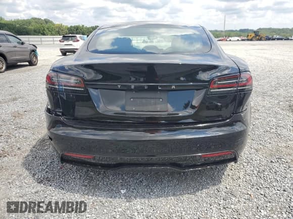 ✅ 2023 Tesla Model S • VIN: 5YJSA1E53PF522648 • Лот: 68481295. Опубликован ранее на Copart с пробегом 17 963 миль. Бесплатный доступ к архиву аукционных продаж из США и подробный отчёт об истории автомобиля на DreamBid. Изображение 6.