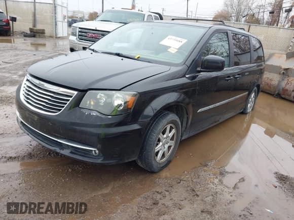 ✅ 2011 Chrysler Town & Country Touring • VIN: 2A4RR5DG8BR624570 • Lot: 43735088. Wystawiony na IAAI z przebiegiem 233 629 mil. Bezpłatny archiwum sprzedaży aukcyjnych z USA i szczegółowy raport historii pojazdu na DreamBid. Zdjęcie 15.
