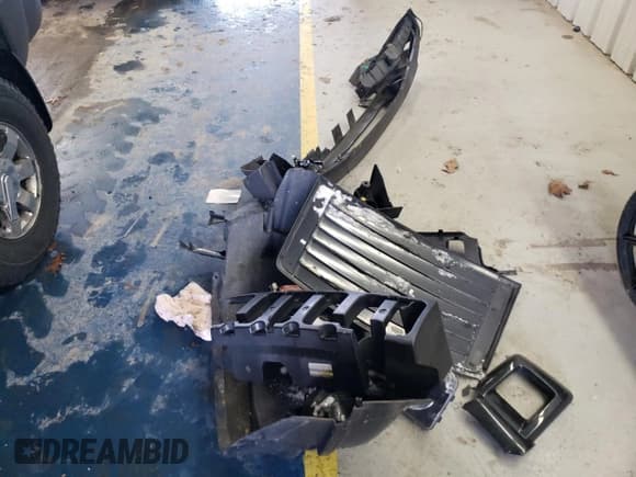 ✅ 2009 Hummer H3 H3T Luxury • VIN: 5GNEN13EX98140981 • Лот: 87460374. Опубликован ранее на Copart с пробегом 111 362 миль. Бесплатный доступ к архиву аукционных продаж из США и подробный отчёт об истории автомобиля на DreamBid. Изображение 12.