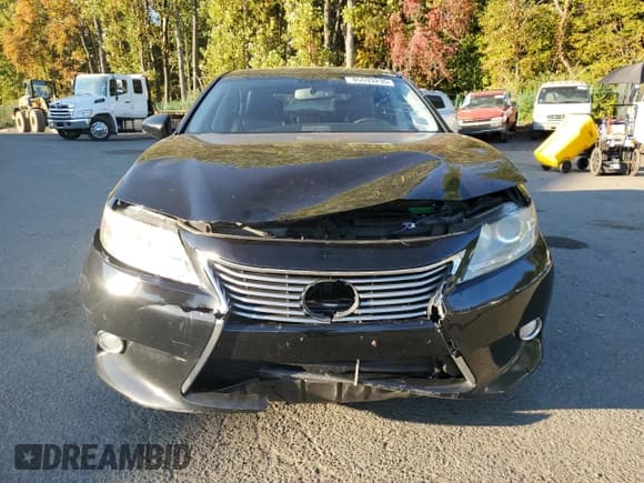 ✅ 2013 Lexus ES 250 • VIN: JTHBK1GG9D2069578 • Lot: 85533235. Wystawiony na Copart z przebiegiem 138 420 mil. Bezpłatny archiwum sprzedaży aukcyjnych z USA i szczegółowy raport historii pojazdu na DreamBid. Zdjęcie 5.