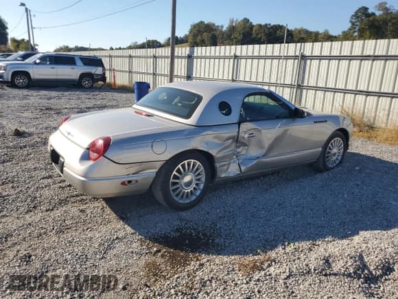 ✅ 2004 Ford Thunderbird Deluxe • VIN: 1FAHP60A44Y101310 • Лот: 82537165. Опубликован ранее на Copart с пробегом 88 559 миль. Бесплатный доступ к архиву аукционных продаж из США и подробный отчёт об истории автомобиля на DreamBid. Изображение 3.