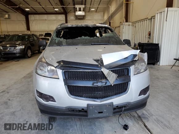 ✅ 2010 Chevrolet Traverse LS • VIN: 1GNLREED7AS119141 • Lot: 70100454. Wystawiony na Copart z przebiegiem Nie podano. Bezpłatny archiwum sprzedaży aukcyjnych z USA i szczegółowy raport historii pojazdu na DreamBid. Zdjęcie 5.