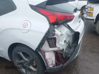 2019 Hyundai Veloster 2.0 z VIN KMHTG6AF8KU019661, wystawiony jako IAAI lot #41494429 z przebiegiem 94 417 mil mil oraz . Historia ofert i sprzedaży dostępna na DreamBid. Obrazek 6.