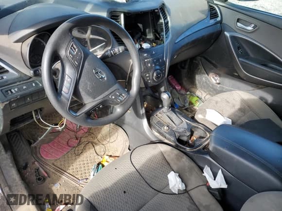 ✅ 2016 Hyundai Santa Fe • VIN: 5XYZTDLB5GG329848 • Лот: 42583643. Опубликован ранее на Copart с пробегом Не указан. Бесплатный доступ к архиву аукционных продаж из США и подробный отчёт об истории автомобиля на DreamBid. Изображение 8.