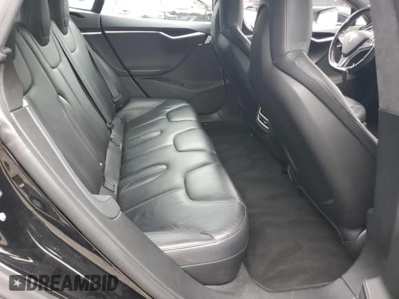 ✅ 2015 Tesla Model S 85D • VIN: 5YJSA1H28FFP73343 • Lot: 84586235. Wystawiony na Copart z przebiegiem 59 223 mil. Bezpłatny archiwum sprzedaży aukcyjnych z USA i szczegółowy raport historii pojazdu na DreamBid. Zdjęcie 10.