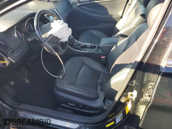 ✅ 2011 Hyundai Sonata Limited • VIN: 5NPEC4AC8BH260195 • Lot: 85834675. Listed on Copart with 61,330 mi. Free auction sales archive from the USA and detailed vehicle history report at DreamBid. Image 7.