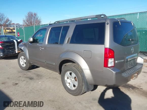 ✅ 2006 Nissan Pathfinder SE Off Road • VIN: 5N1AR18W26C656129 • Lot: 43769788. Wystawiony na IAAI z przebiegiem 198 959 mil. Bezpłatny archiwum sprzedaży aukcyjnych z USA i szczegółowy raport historii pojazdu na DreamBid. Zdjęcie 3.