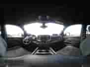 2020 Ram 1500 Big Horn z VIN 1C6SRFFTXLN108482, wystawiony jako IAAI lot #42850582 z przebiegiem 140 296 mil mil oraz . Historia ofert i sprzedaży dostępna na DreamBid. Obrazek 18.