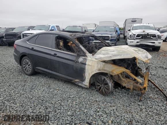 ✅ 2019 Volkswagen Jetta S • VIN: 3VWC57BU7KM132015 • Lot: 86779865. Wystawiony na Copart z przebiegiem Nie podano. Bezpłatny archiwum sprzedaży aukcyjnych z USA i szczegółowy raport historii pojazdu na DreamBid. Zdjęcie 4.