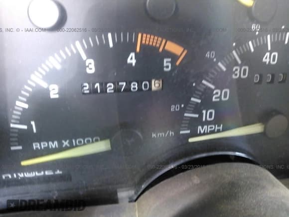 ✅ 1993 GMC Suburban • VIN: 1GKEC16K9PJ754213 • Lot: 22062516. Listed on IAAI with 212,780 mi. Free auction sales archive from the USA and detailed vehicle history report at DreamBid. Image 7.