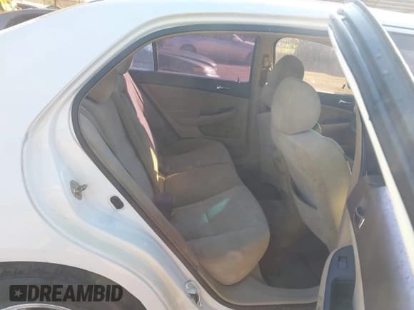 ✅ 2005 Honda Accord LX • VIN: 3HGCM56485G702046 • Lot: 43675637. Listed on IAAI with 249,745 mi. Free auction sales archive from the USA and detailed vehicle history report at DreamBid. Image 8.