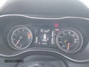 ✅ 2020 Jeep Cherokee Latitude • VIN: 1C4PJLCB8LD503766 • Lot: 43635210. Wystawiony na IAAI z przebiegiem 104 560 mil. Bezpłatny archiwum sprzedaży aukcyjnych z USA i szczegółowy raport historii pojazdu na DreamBid. Zdjęcie 7.