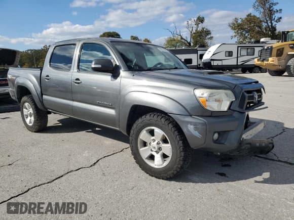 ✅ 2014 Toyota Tacoma PreRunner • VIN: 5TFJU4GN7EX060129 • Лот: 90575835. Опубликован ранее на Copart с пробегом 142 566 миль. Бесплатный доступ к архиву аукционных продаж из США и подробный отчёт об истории автомобиля на DreamBid. Изображение 4.