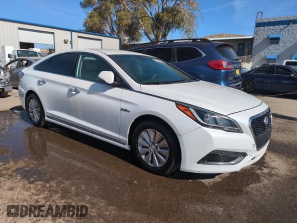 ✅ 2017 Hyundai Sonata SE • VIN: KMHE24L10HA050328 • Лот: 83826225. Опубликован ранее на Copart с пробегом 124 716 миль. Бесплатный доступ к архиву аукционных продаж из США и подробный отчёт об истории автомобиля на DreamBid. Изображение 4.