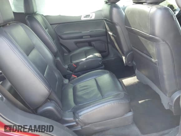 ✅ 2015 Ford Explorer Limited • VIN: 1FM5K8F83FGC70010 • Lot: 41990952. Wystawiony na IAAI z przebiegiem 138 037 mil. Bezpłatny archiwum sprzedaży aukcyjnych z USA i szczegółowy raport historii pojazdu na DreamBid. Zdjęcie 8.