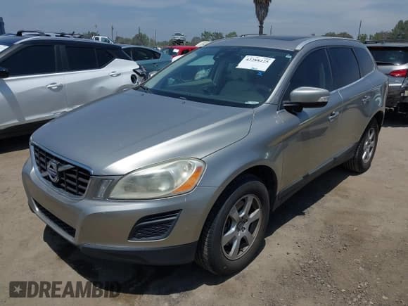 ✅ 2012 Volvo XC60 3.2L • VIN: YV4952DL2C2312495 • Lot: 42288225. Listed on IAAI with 166,358 mi. Free auction sales archive from the USA and detailed vehicle history report at DreamBid. Image 17.