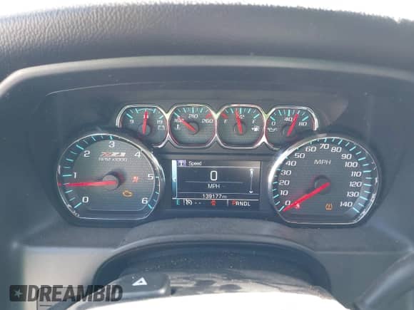 2017 Chevrolet Silverado 1500 LT z VIN 1GCVKREC8HZ178267, wystawiony jako IAAI lot #43403931 z przebiegiem 139 177 mil mil oraz . Historia ofert i sprzedaży dostępna na DreamBid. Obrazek 7.