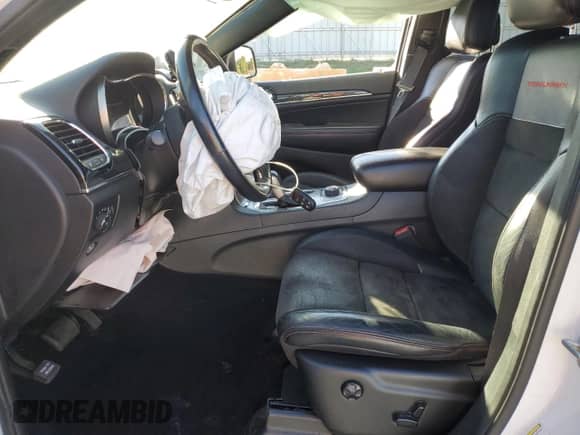 2020 Jeep Grand Cherokee Trailhawk с VIN 1C4RJFLG5LC288861, выставлен на аукционе Copart как лот 86604855 с пробегом 131 799 миль миль и Списание • Salvage title. История ставок и продаж доступна на DreamBid. Изображение 7.