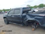 ✅ 2022 Chevrolet Silverado 1500 LT Trail Boss • VIN: 1GCPYFED8NZ149555 • Lot: 42168228. Wystawiony na IAAI z przebiegiem 59 653 mil. Bezpłatny archiwum sprzedaży aukcyjnych z USA i szczegółowy raport historii pojazdu na DreamBid. Zdjęcie 6.