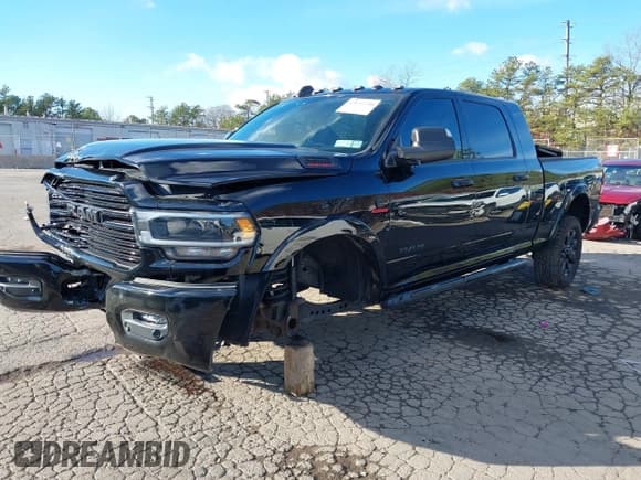 ✅ 2019 Ram 2500 Laramie • VIN: 3C6UR5NL3KG600668 • Lot: 43692450. Listed on IAAI with 33,211 mi. Free auction sales archive from the USA and detailed vehicle history report at DreamBid. Image 19.