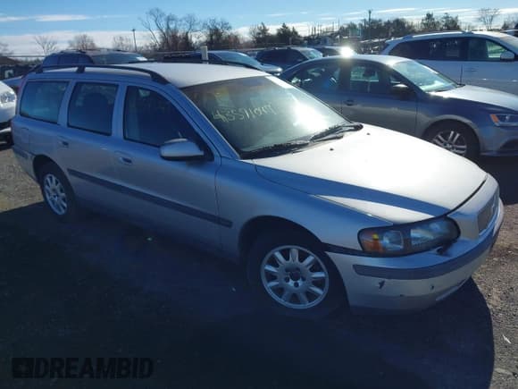 ✅ 2001 Volvo V70 • VIN: YV1SW61N512059498 • Lot: 43591047. Wystawiony na IAAI z przebiegiem 199 432 mil. Bezpłatny archiwum sprzedaży aukcyjnych z USA i szczegółowy raport historii pojazdu na DreamBid. Zdjęcie 1.