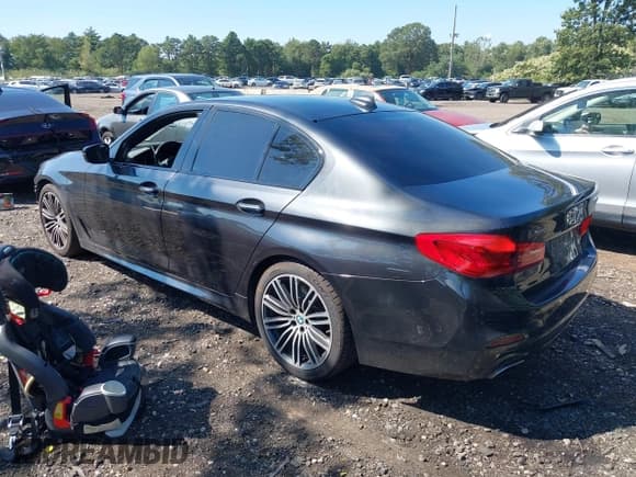 ✅ 2018 BMW 5 Series 540i xDrive • VIN: WBAJE7C51JWD53125 • Лот: 43116552. Опубликован ранее на IAAI с пробегом 114 933 миль. Бесплатный доступ к архиву аукционных продаж из США и подробный отчёт об истории автомобиля на DreamBid. Изображение 3.