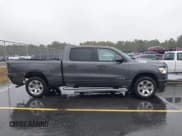 ✅ 2022 Ram 1500 Big Horn • VIN: 1C6RRFMG8NN441464 • Lot: 43533996. Wystawiony na IAAI z przebiegiem 75 690 mil. Bezpłatny archiwum sprzedaży aukcyjnych z USA i szczegółowy raport historii pojazdu na DreamBid. Zdjęcie 13.