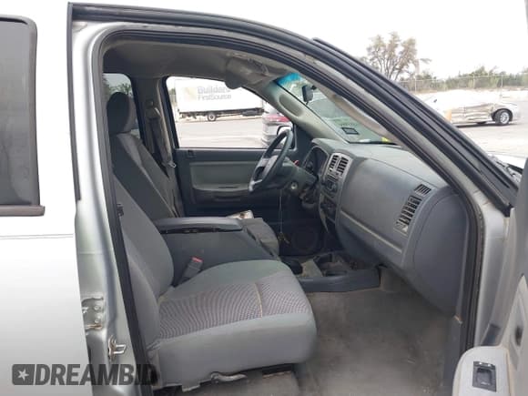 ✅ 2007 Dodge Dakota SLT • VIN: 1D7HE48P37S164764 • Лот: 41883989. Опубликован ранее на IAAI с пробегом 177 017 миль. Бесплатный доступ к архиву аукционных продаж из США и подробный отчёт об истории автомобиля на DreamBid. Изображение 5.