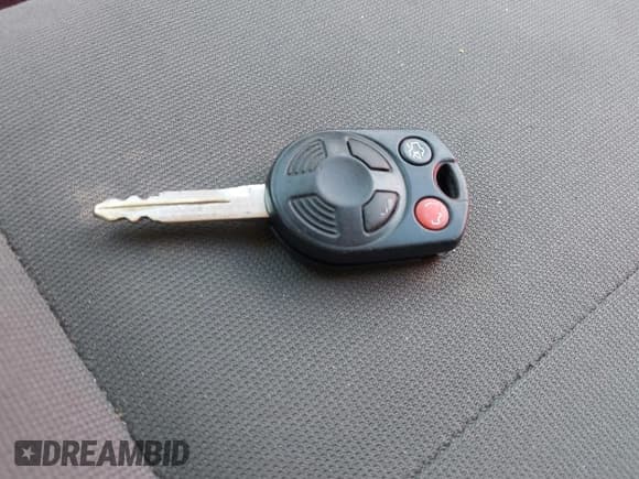 ✅ 2009 Ford Escape XLS • VIN: 1FMCU027X9KD07605 • Lot: 41849188. Wystawiony na IAAI z przebiegiem 166 363 mil. Bezpłatny archiwum sprzedaży aukcyjnych z USA i szczegółowy raport historii pojazdu na DreamBid. Zdjęcie 11.